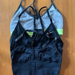 XS sports bra bundle